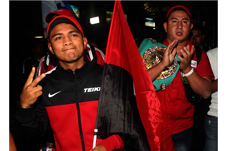 Juventud nicaragüense se desborda para recibir al “Chocolatito” González