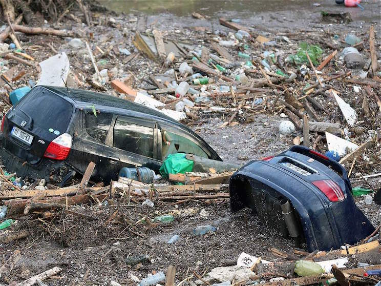 Tiflis, ocupada por las fieras tras inundaciones que dejan 12 muertos
