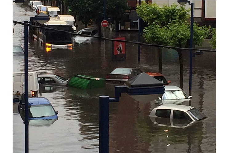 Lluvias y granizo colapsan en 15 minutos ciudad de España