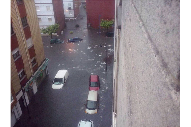 Lluvias y granizo colapsan en 15 minutos ciudad de España