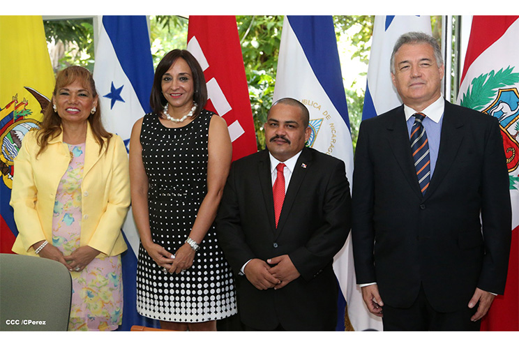 Presidente Daniel recibe cartas credenciales de embajadores de Ecuador, Honduras, Panamá y Perú