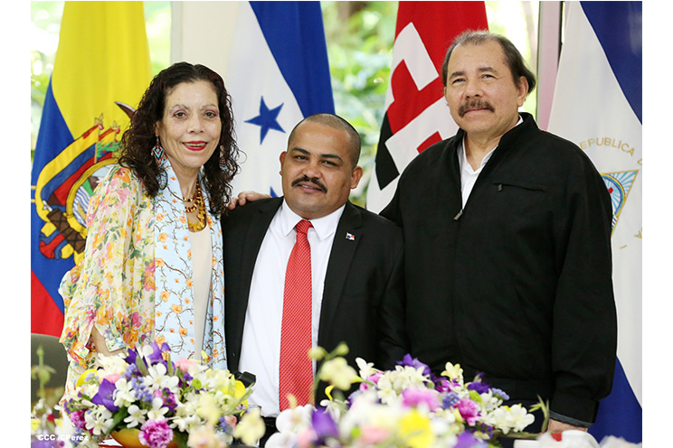 Presidente Daniel recibe cartas credenciales de embajadores de Ecuador, Honduras, Panamá y Perú