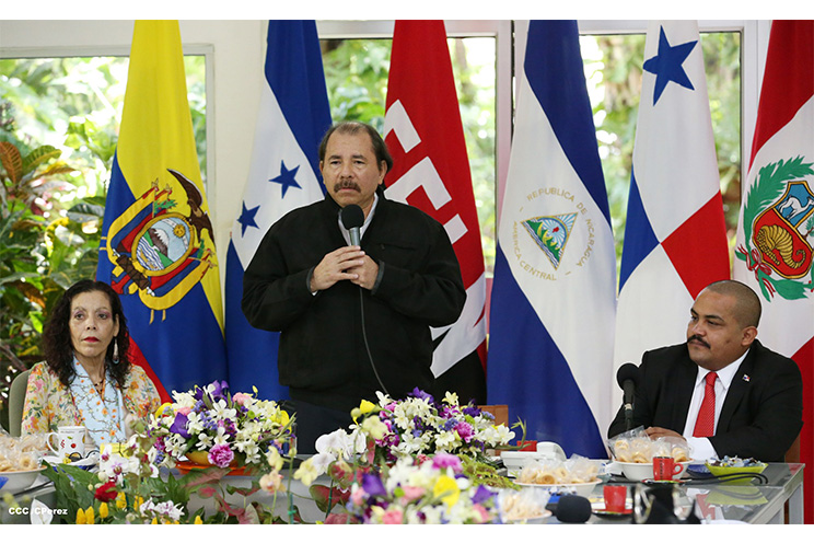 Presidente Daniel recibe cartas credenciales de embajadores de Ecuador, Honduras, Panamá y Perú
