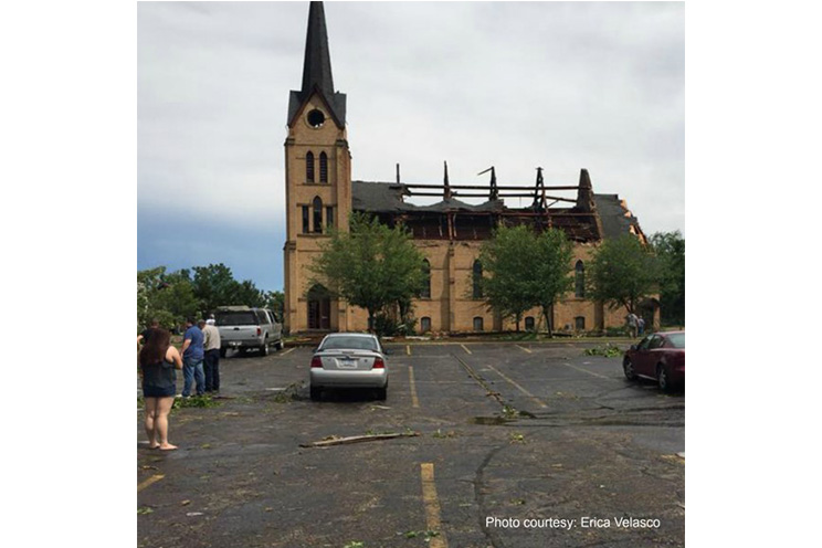 Tornados causan destrucción y heridos en EEUU