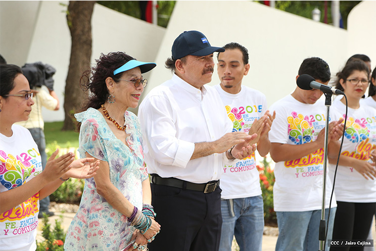 Daniel y Rosario conmemoran 79 aniversario del natalicio del Comandante Carlos Fonseca