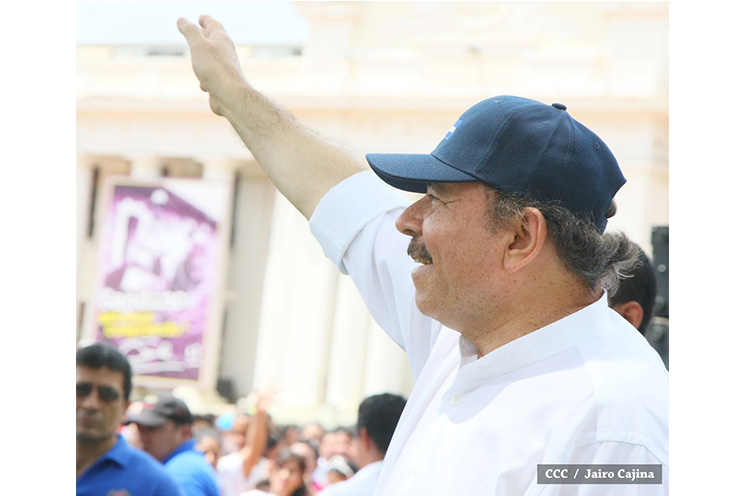 Daniel y Rosario conmemoran 79 aniversario del natalicio del Comandante Carlos Fonseca