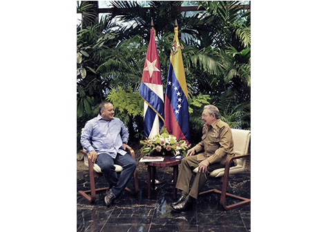 Sostienen encuentros Fidel, Raúl y Machado con Diosdado Cabello