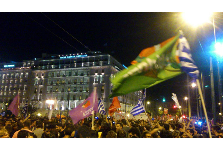 Grecia se inclina por el "NO" en histórico referéndum