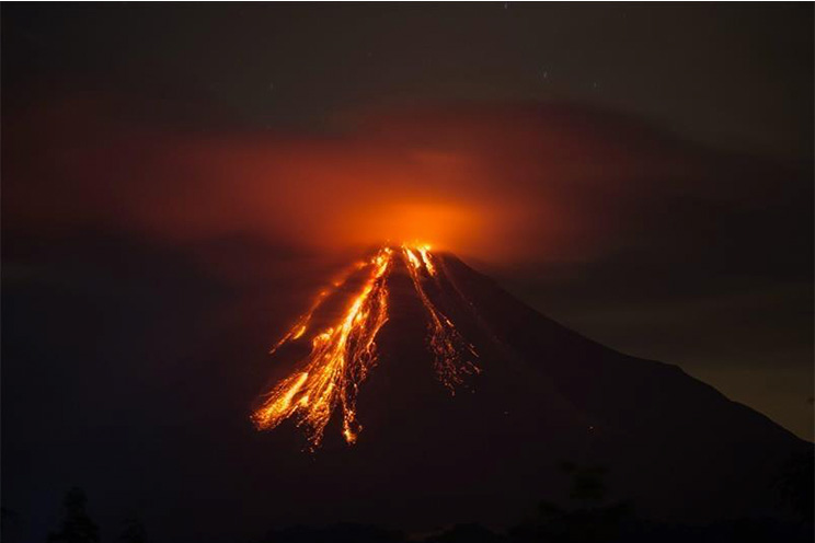 Autoridades mexicanas atentas a actividad del Volcán de Colima