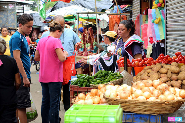 Mercados abastecidos con productos frescos y de alta calidad