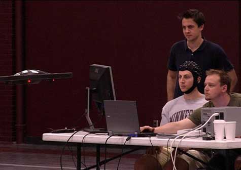 Ya se puede pilotar helicópteros con el pensamiento