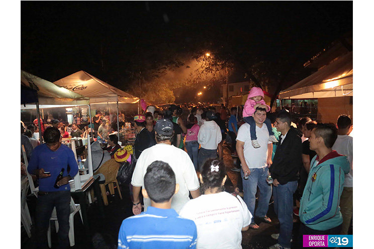 Pueblo festeja vigilias por 36 Aniversario de la Revolución
