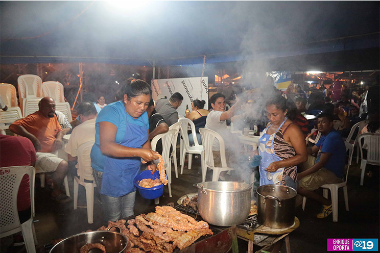 Pueblo festeja vigilias por 36 Aniversario de la Revolución