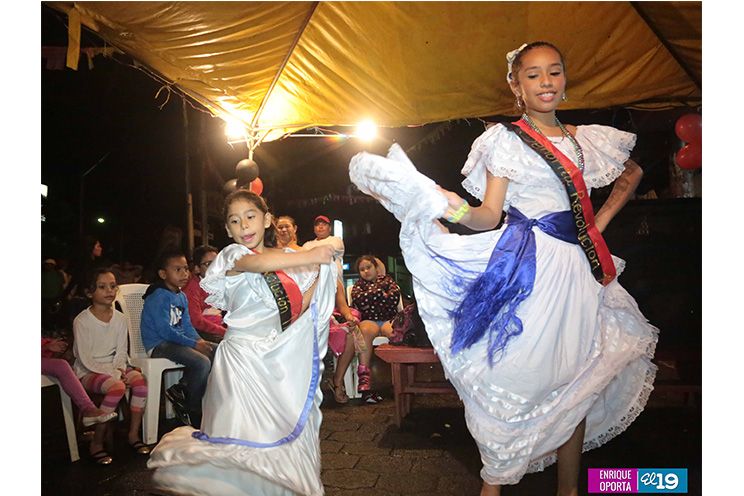Pueblo festeja vigilias por 36 Aniversario de la Revolución