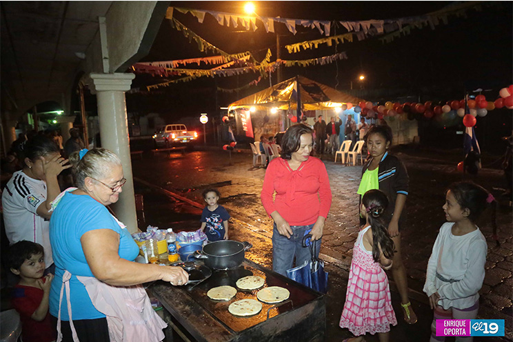 Pueblo festeja vigilias por 36 Aniversario de la Revolución
