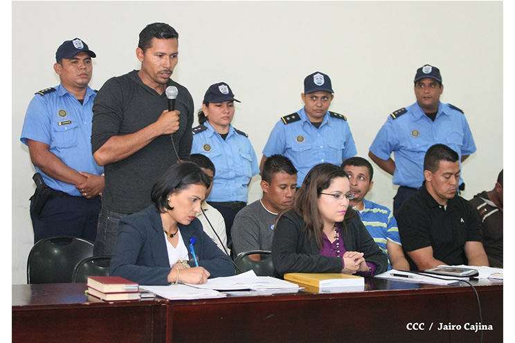 Ex oficiales admiten hechos durante audiencia inicial