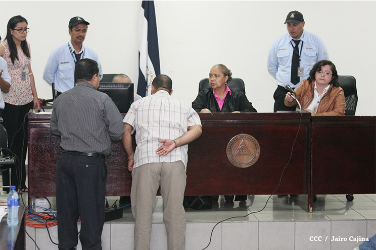 Ex oficiales admiten hechos durante audiencia inicial