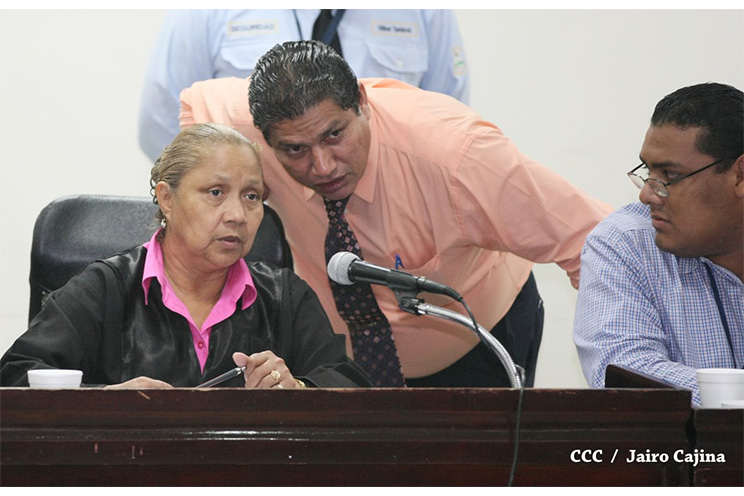 Ex oficiales admiten hechos durante audiencia inicial