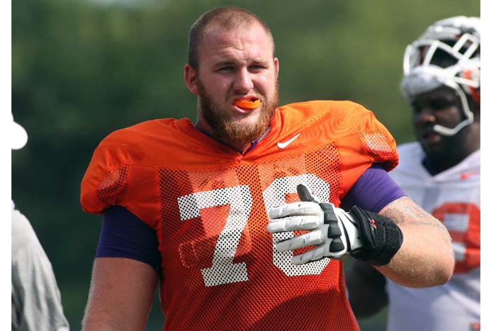 Jugador de los Clemson Tigers de Carolina del Sur toma vacaciones en Nicaragua