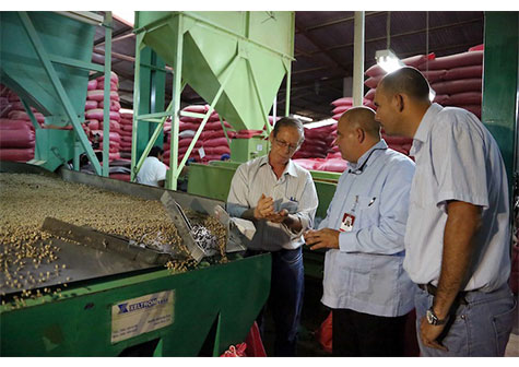 Productores de café sostienen importante encuentro con representantes del Banco del Alba