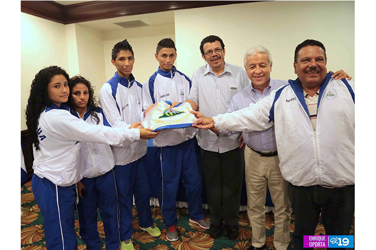 Abanderan selección nica que participará en el VI Campeonato Iberoamericano de Karate Do