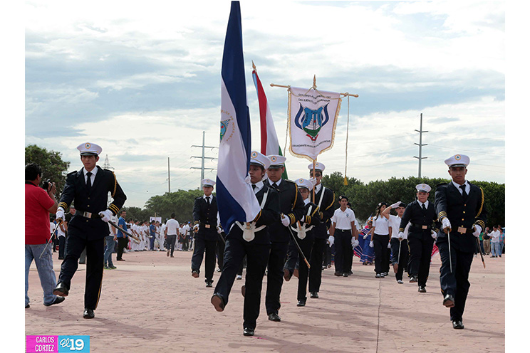 Inician los desfiles patrios