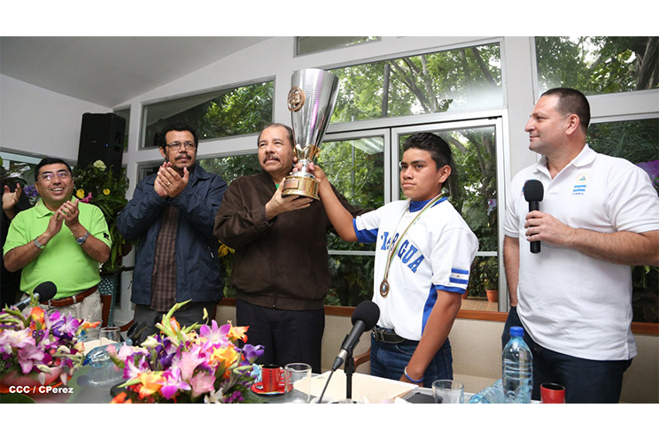 Daniel reconoce logros de la Selección Nacional de Beisbol Infantil Sub-12