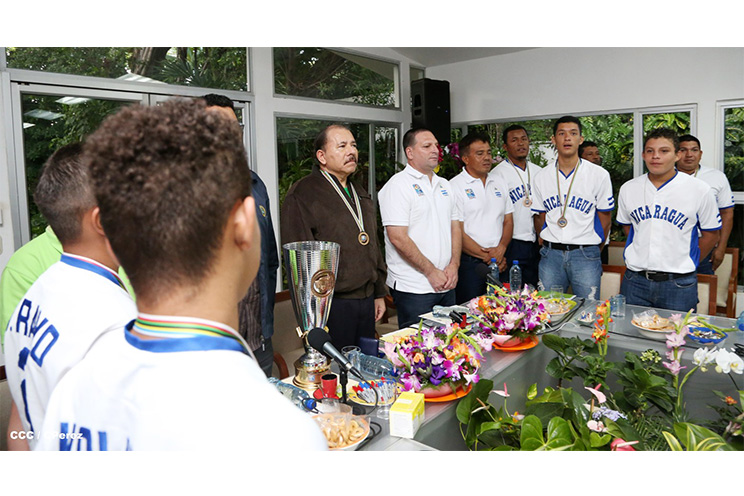 Daniel reconoce logros de la Selección Nacional de Beisbol Infantil Sub-12