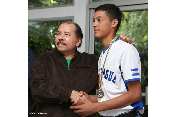 Daniel reconoce logros de la Selección Nacional de Beisbol Infantil Sub-12