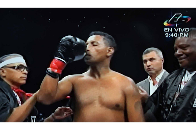 Ricardo Mayorga cae por nocaut ante Shane Mosley