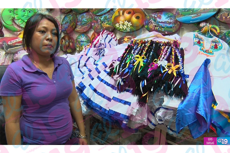 Comerciantes con gran variedad de oferta para celebrar el mes patrio