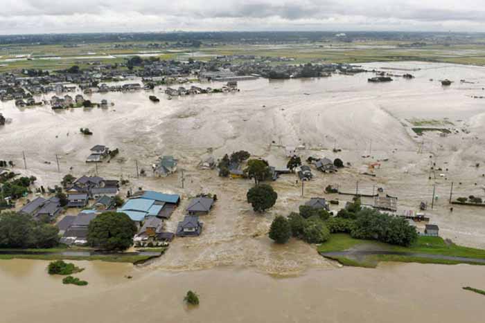 Japón sufre sus mayores inundaciones en décadas (VIDEO)