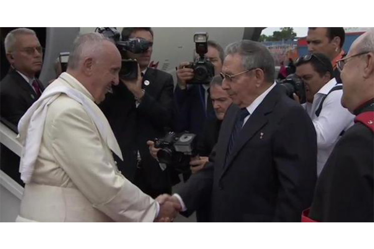 El Papa Francisco es recibido por Raúl en histórica visita a Cuba (FOTOS, VIDEOS)