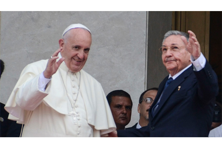 Papa Francisco realiza visita de cortesía al Comandante Raúl Castro (FOTOS, VIDEO)