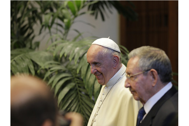 Papa Francisco realiza visita de cortesía al Comandante Raúl Castro (FOTOS, VIDEO)