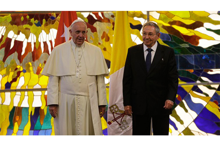 Papa Francisco realiza visita de cortesía al Comandante Raúl Castro (FOTOS, VIDEO)