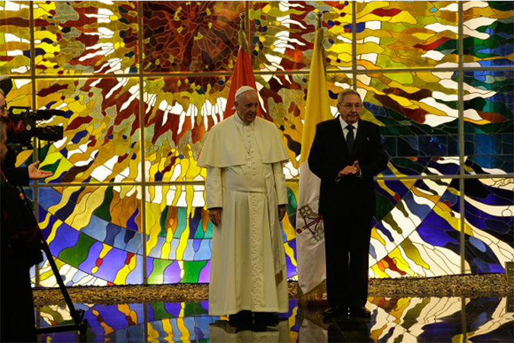 Papa Francisco realiza visita de cortesía al Comandante Raúl Castro (FOTOS, VIDEO)