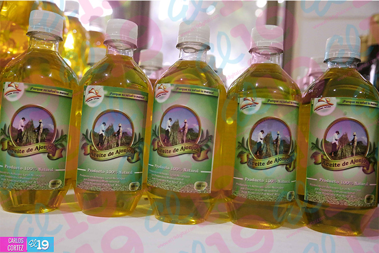 Manos laboriosas de Achuapa innovan productos a través del procesamiento de Ajonjolí