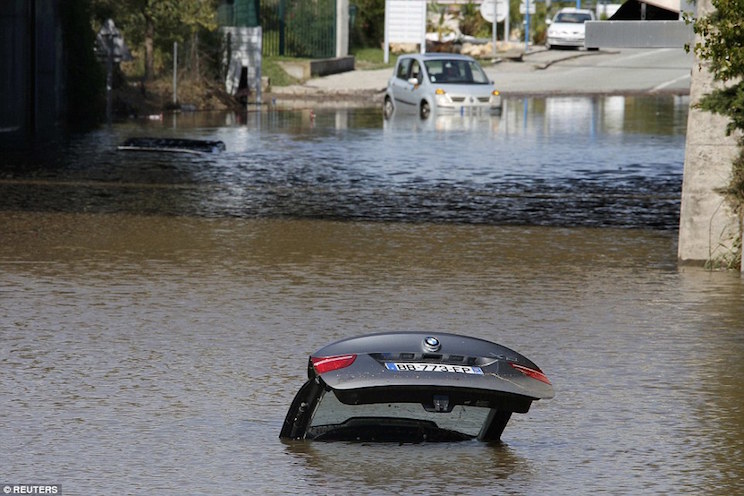 Al menos 16 muertos por inundaciones en Riviera Francesa (FOTOS, VIDEO)