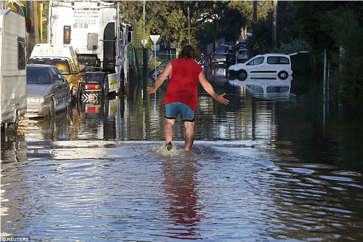 Al menos 16 muertos por inundaciones en Riviera Francesa (FOTOS, VIDEO)