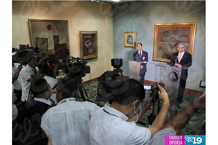 Gabinete económico se reúne con representantes del FMI