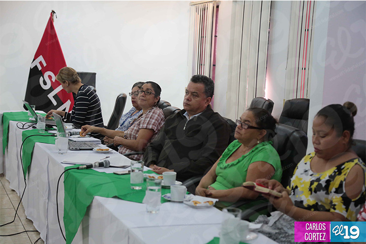 Gobierno promueve consenso y diálogo entre productores y comerciantes de tomate