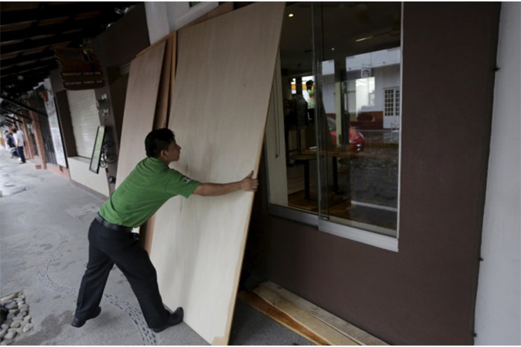 México se prepara para el huracán más intenso de la historia