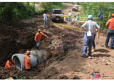 Rehabilitación de caminos y carreteras satisface a productores del norte