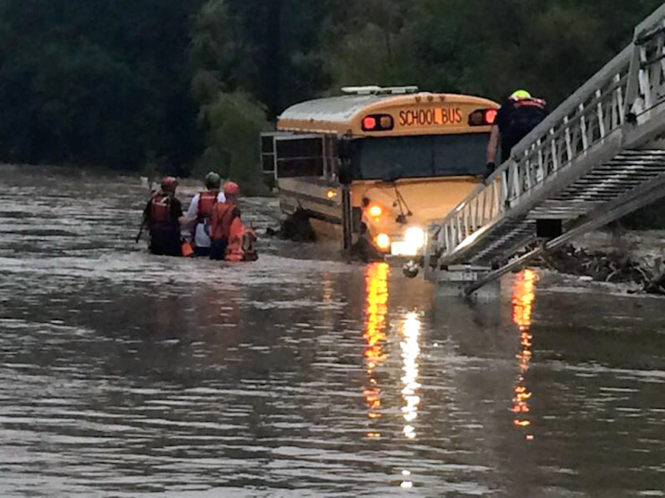 Tormenta en Texas deja dos muertos, además de daños e inundaciones