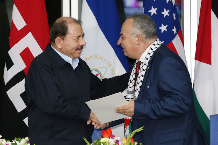 Daniel y Rosario reciben cartas credenciales de embajadores de Chile, Francia, EEUU y Palestina