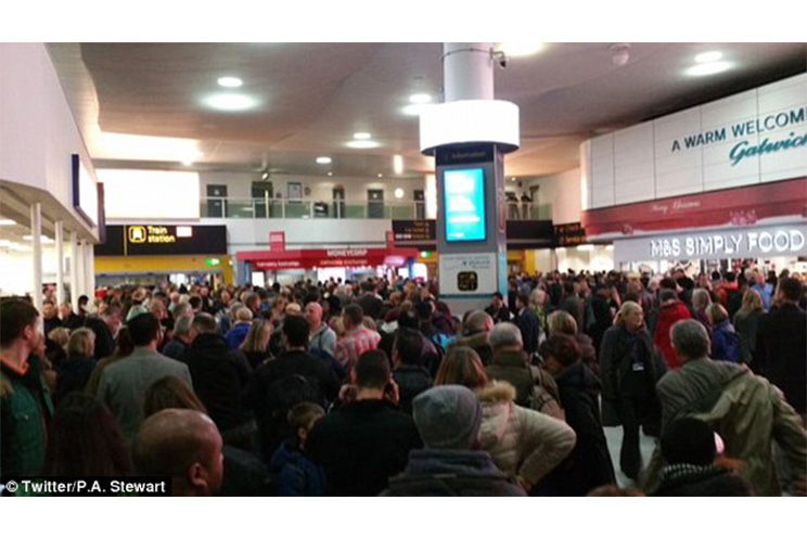 Detenido un francés armado en el aeropuerto de Gatwick