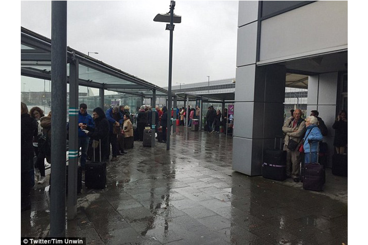 Detenido un francés armado en el aeropuerto de Gatwick