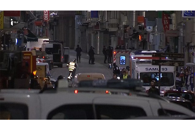 Masivo operativo en suburbio de París deja dos muertos y 7 heridos