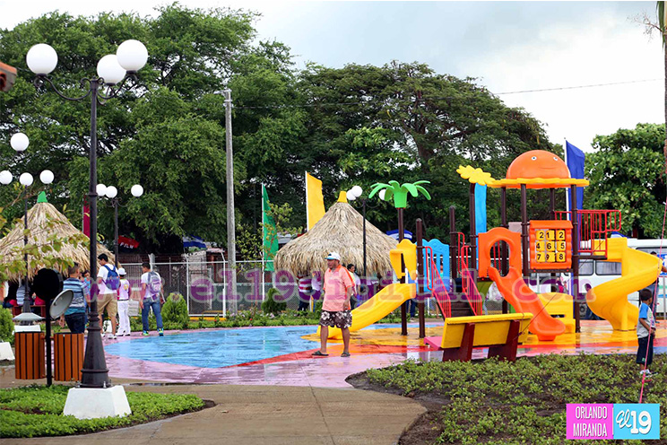 EPN inaugura obra de reconstrucción del Puerto San Jorge